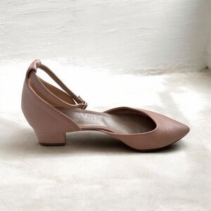 AGL pointed toe neutral colored  1 inches heeled shoes